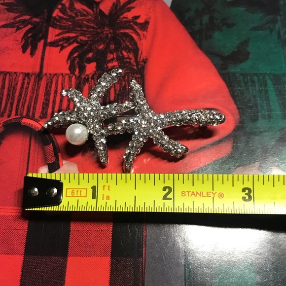 Silver Rhinestone Starfish Hair Clip - Picture 4 of 5